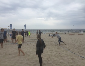 Volleyballturnier am Strand
